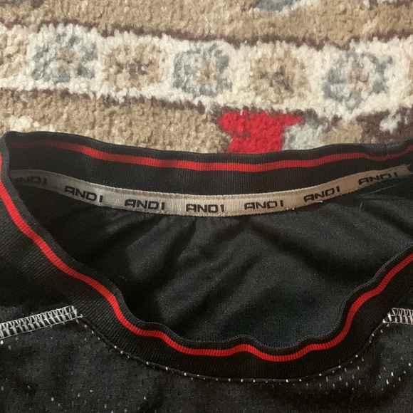 Sleeveless and1 black and white shirt / medium - Picture 3 of 5